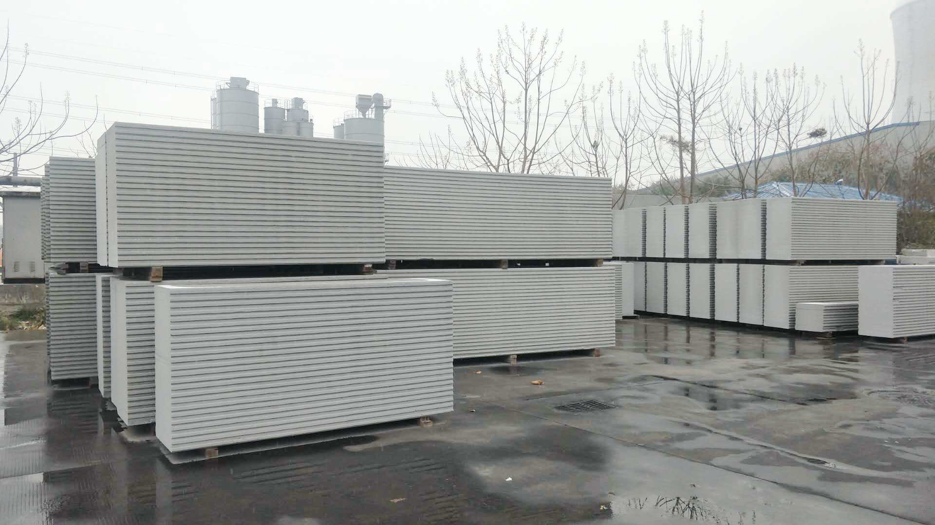 蒸壓加氣混凝土板廠家堆放現場