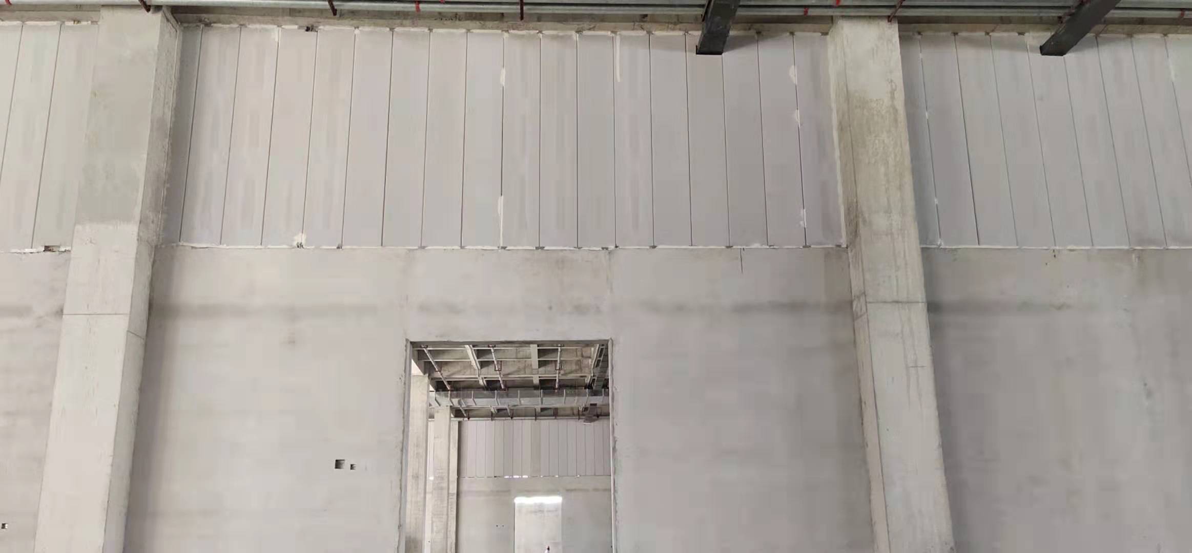 蒸壓加氣混凝土內隔墻板安裝效果